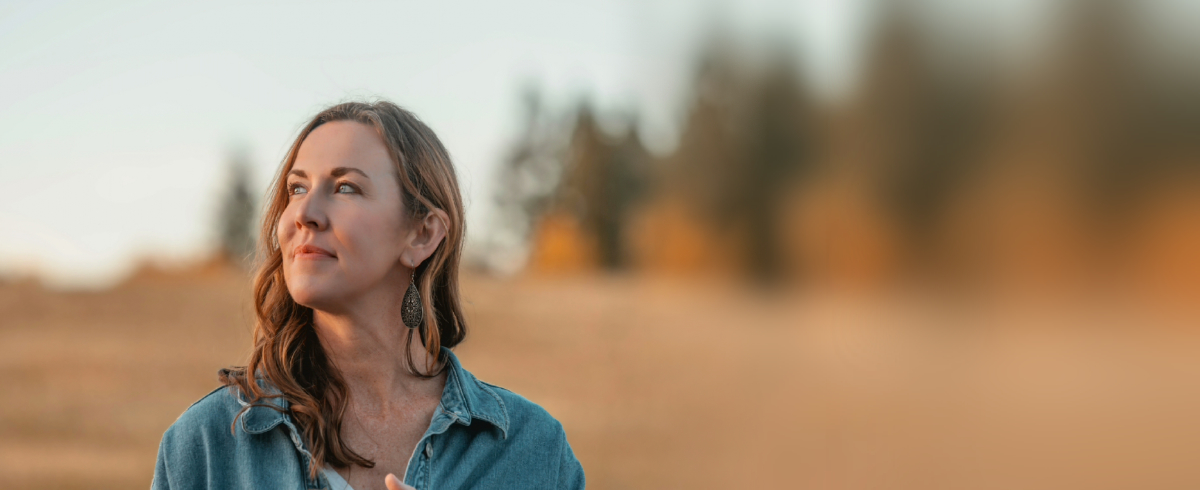 Molly Jorgensen in a field